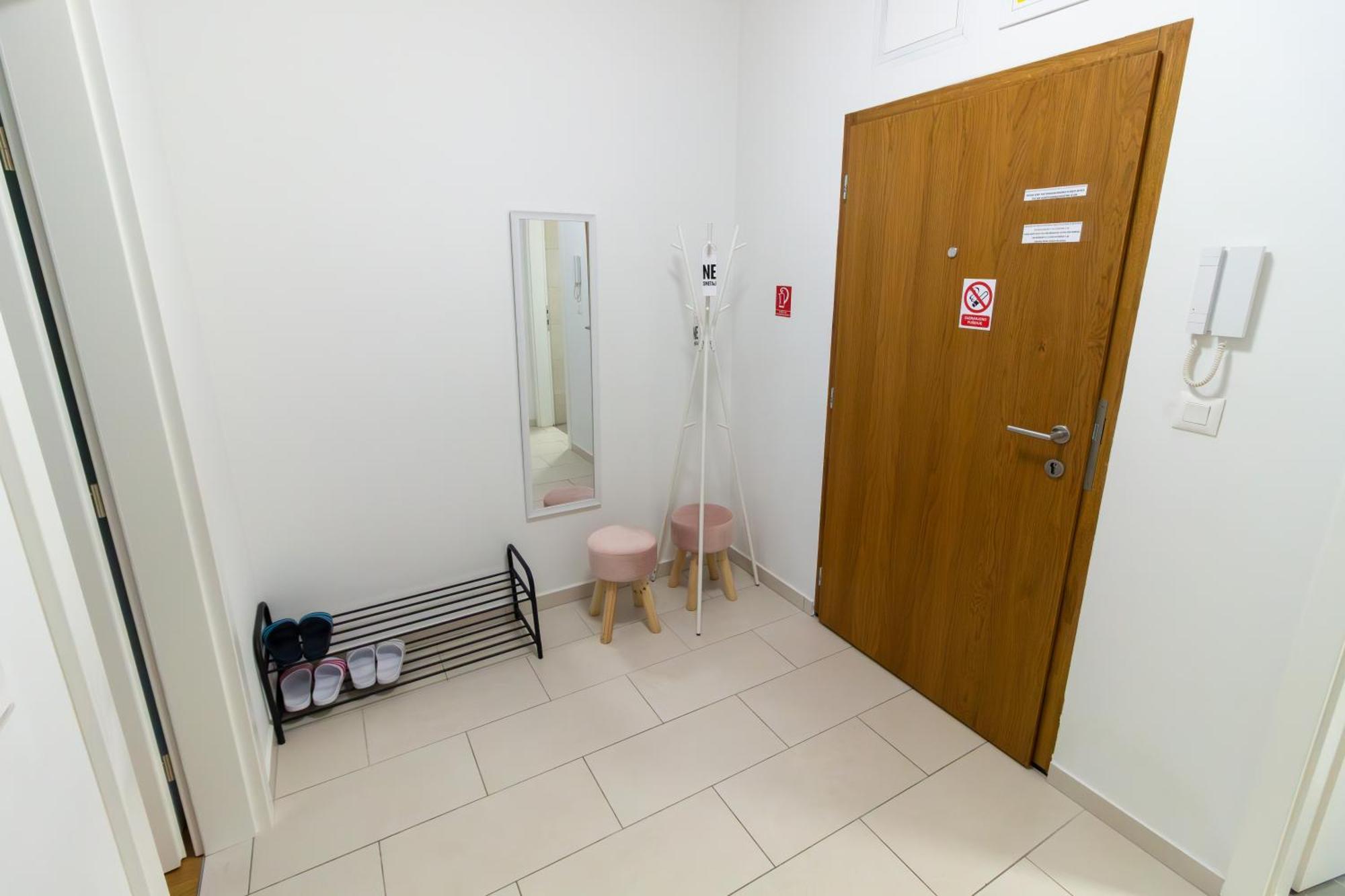 Gajeva Rooms - Stockholm Apartment Self Check-In Вировитица Экстерьер фото