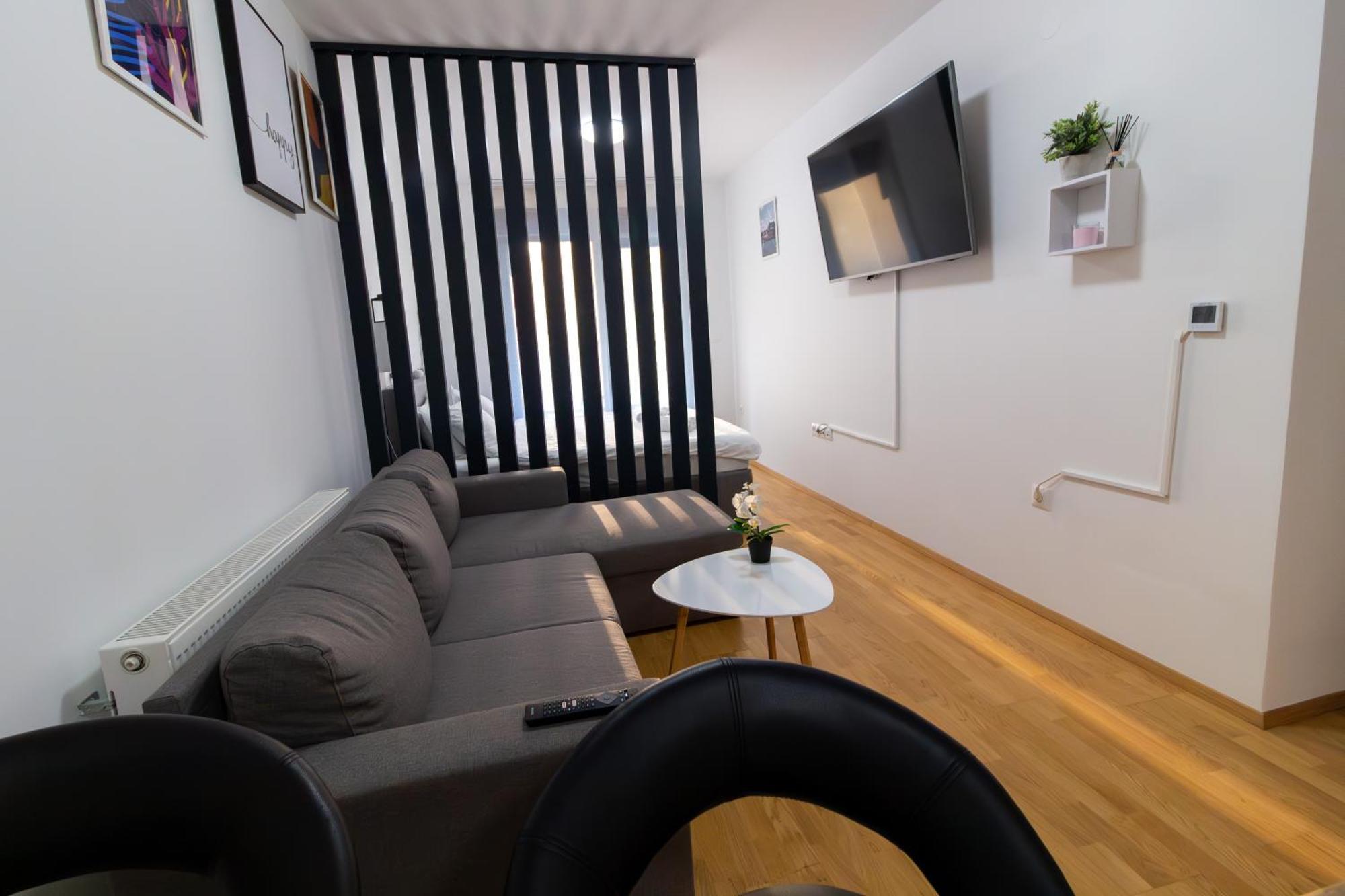 Gajeva Rooms - Stockholm Apartment Self Check-In Вировитица Экстерьер фото