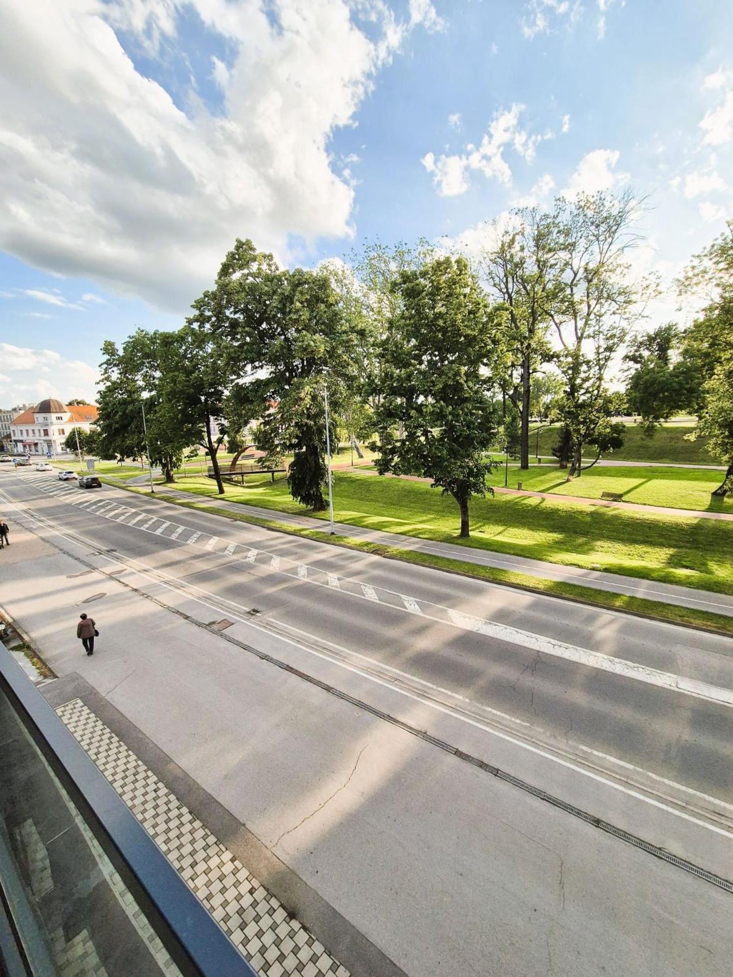 Gajeva Rooms - Stockholm Apartment Self Check-In Вировитица Экстерьер фото